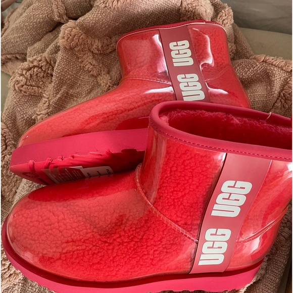 Ugg Classic Clear Mini 💕 - Picture 1 of 5